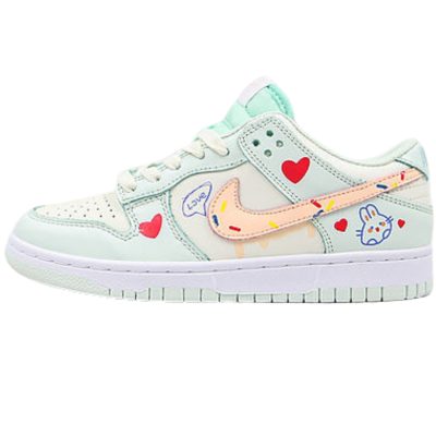 SB DUNK Low "Barely Green"