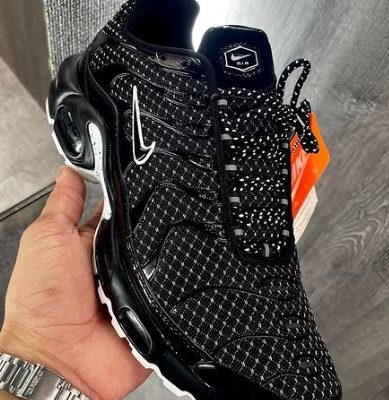 NIKE AIR MAX PLUS «Black»
