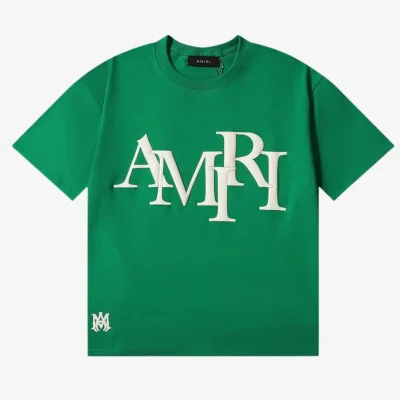 Camiseta Staggered Logo Tee